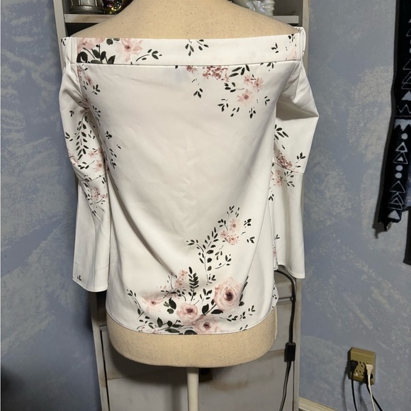 🛍Bundle sale🛍Dynamite White Floral Off-Shoulder Blouse small - Picture 5 of 8